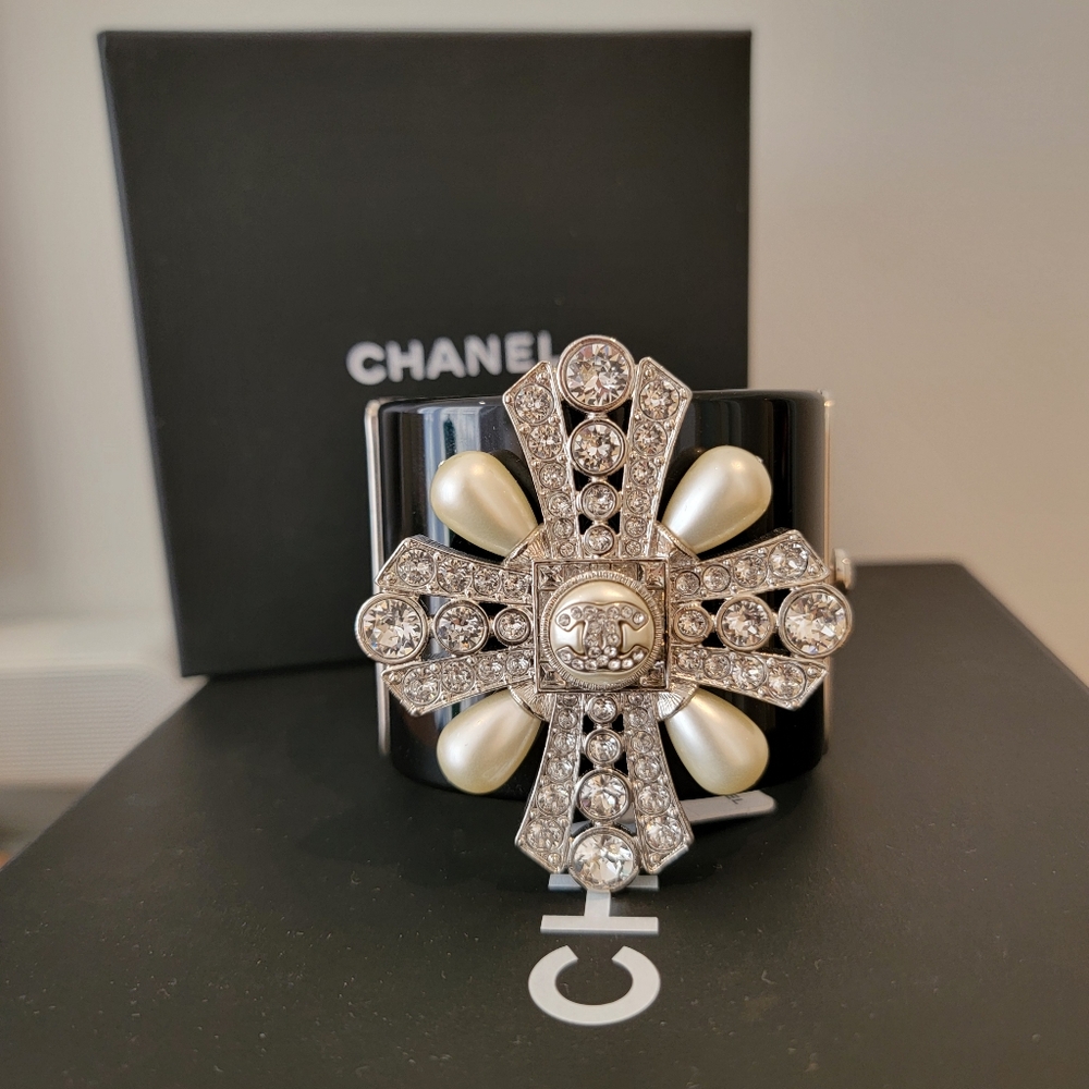 CHANEL RESINE BRACELET (22/23 SPRING/SUMMER COLLECTION)